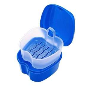 Boîte pour dentier et appareil dentaire avec panier amovible